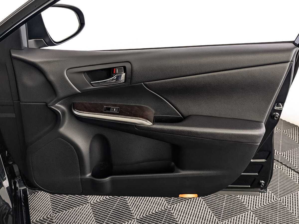 Б/У Тойота Камри 2016 года. Фото: #20