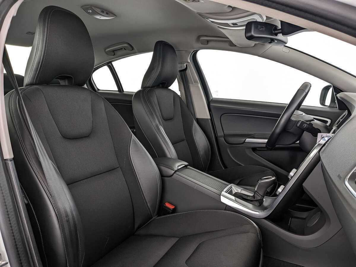 Б/У Вольво С60 2017 года. Фото: #17