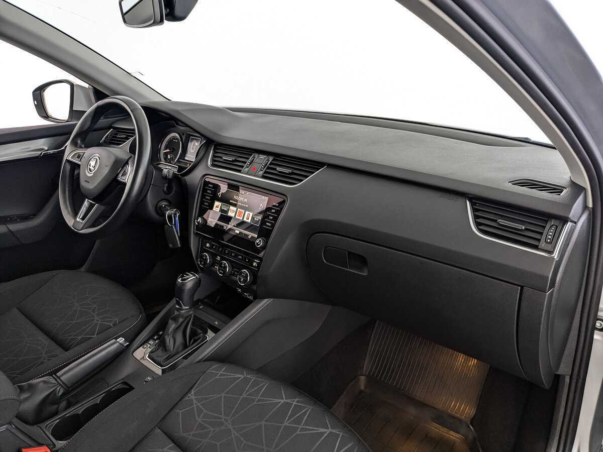 Б/У Шкода Октавия 2020 года. Фото: #8