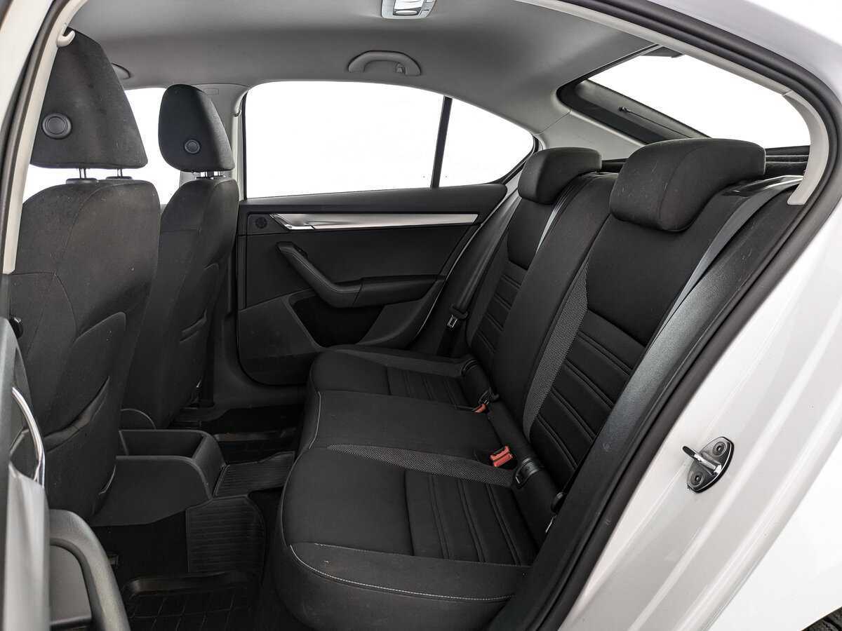 Б/У Шкода Октавия 2017 года. Фото: #12