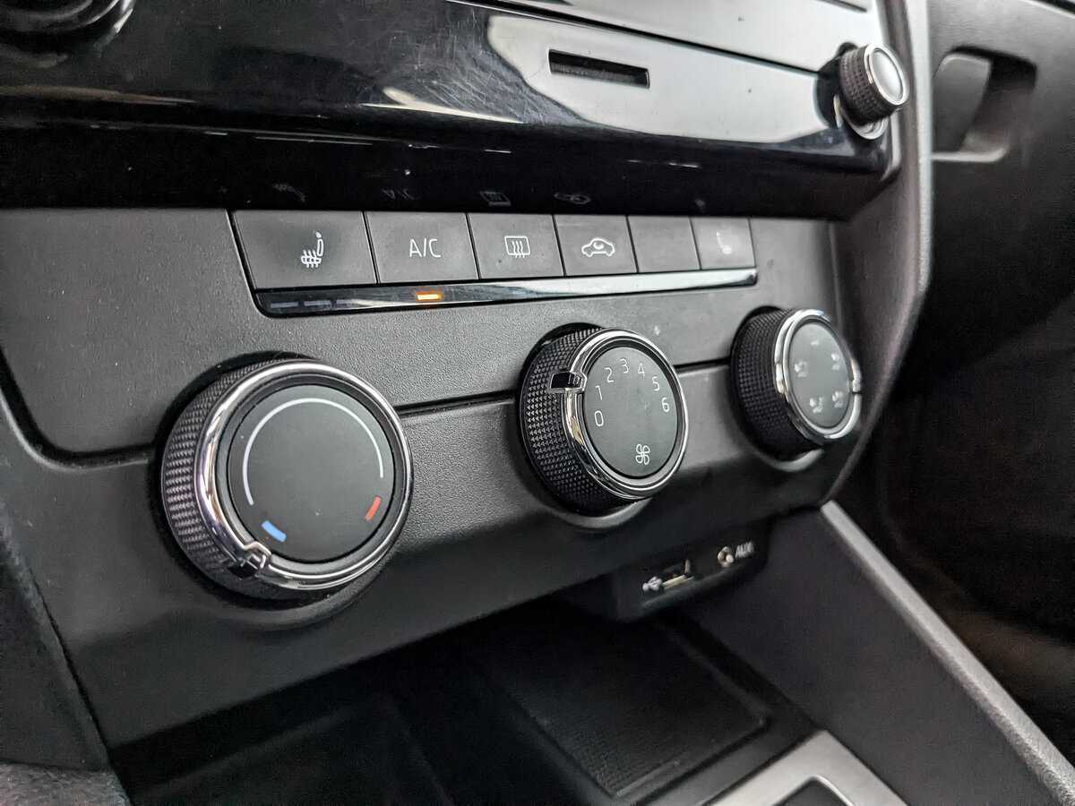 Б/У Шкода Октавия 2017 года. Фото: #15