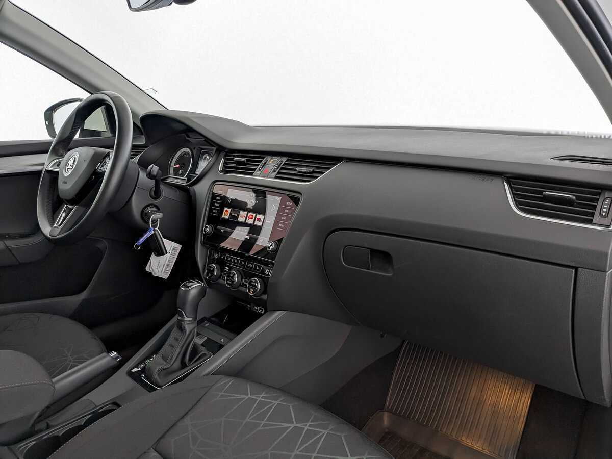 Б/У Шкода Октавия 2019 года. Фото: #8