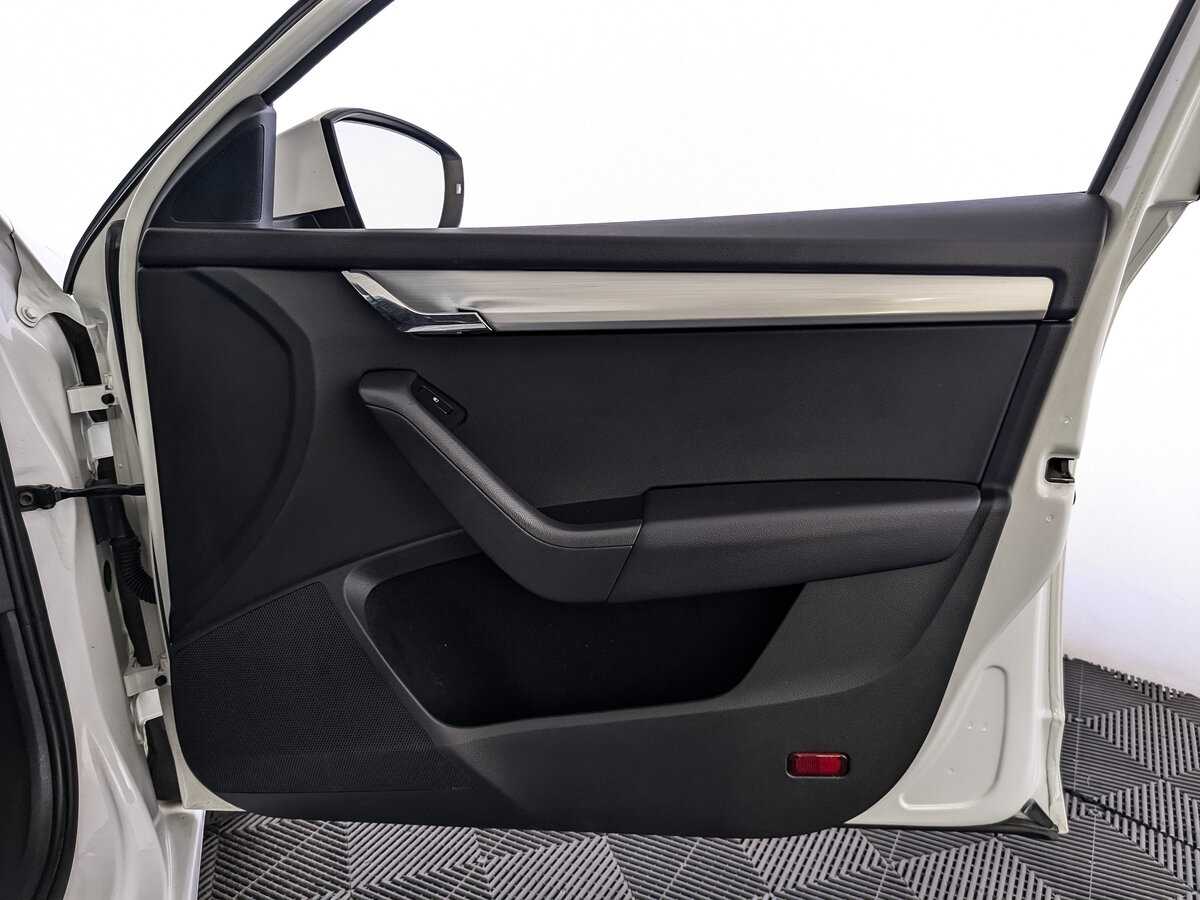 Б/У Шкода Октавия 2017 года. Фото: #19