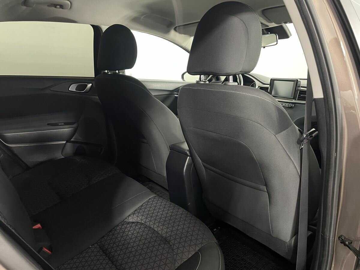 Б/У Киа Сид 2018 года. Фото: #15