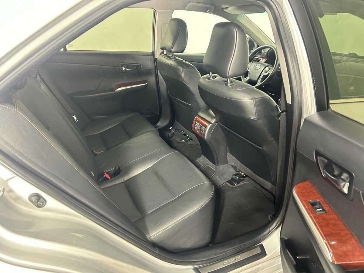 Б/У Тойота Камри 2013 года. Фото: #15