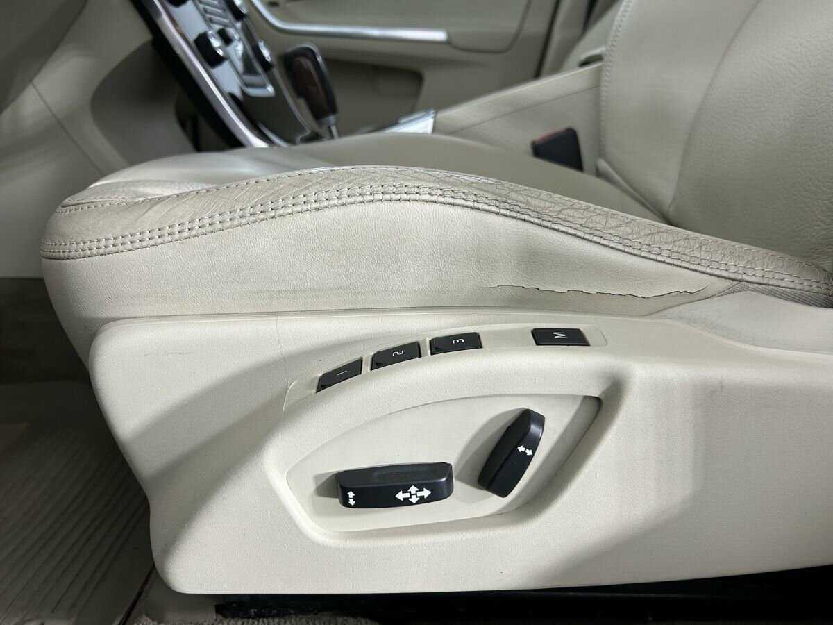 Б/У Вольво ИксЦ60 2012 года. Фото: #9