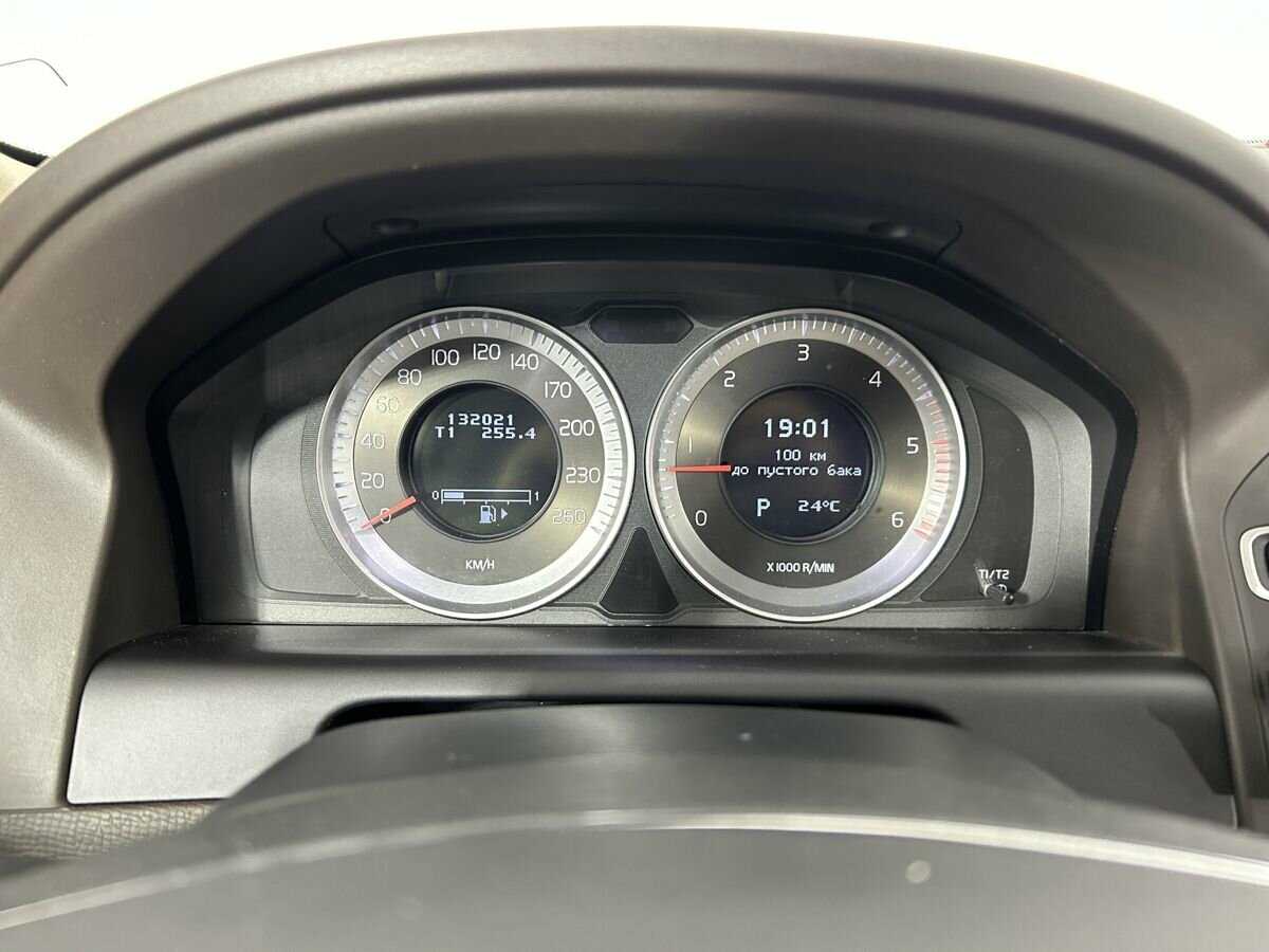 Б/У Вольво ИксЦ60 2012 года. Фото: #10