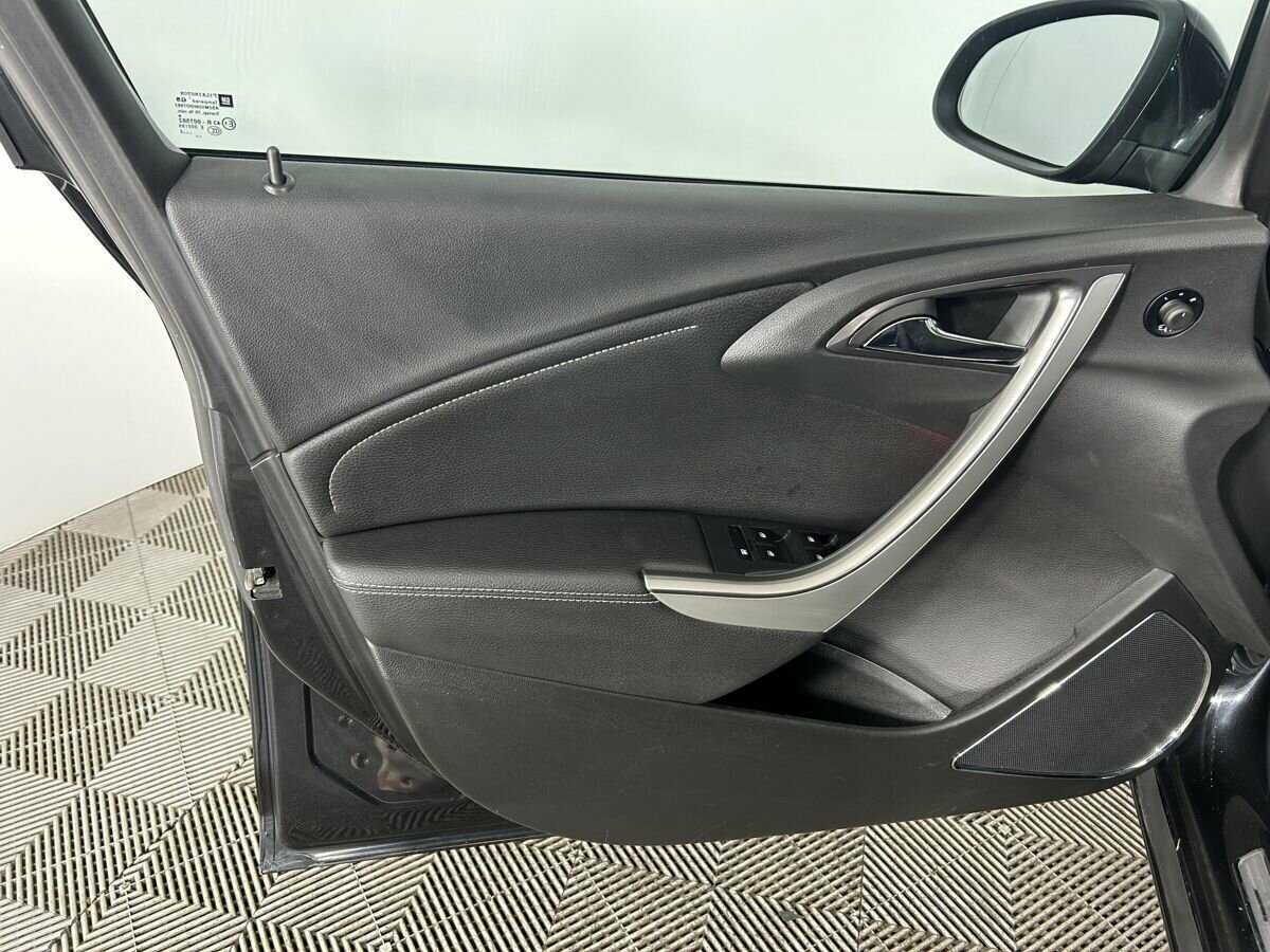 Б/У Опель Астра 2012 года. Фото: #7