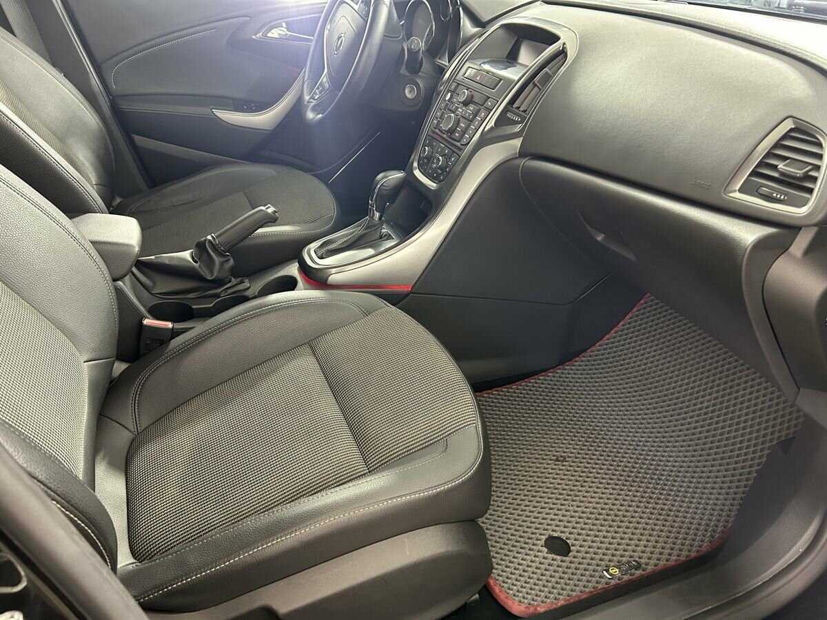 Б/У Опель Астра 2012 года. Фото: #13