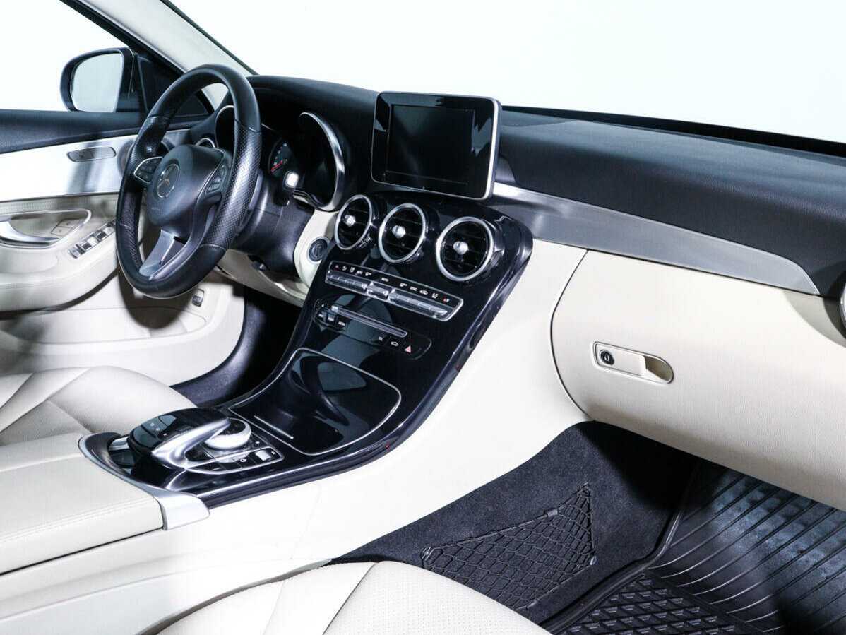 Б/У Мерседес-Бенц Ц-Класс 2015 года. Фото: #8