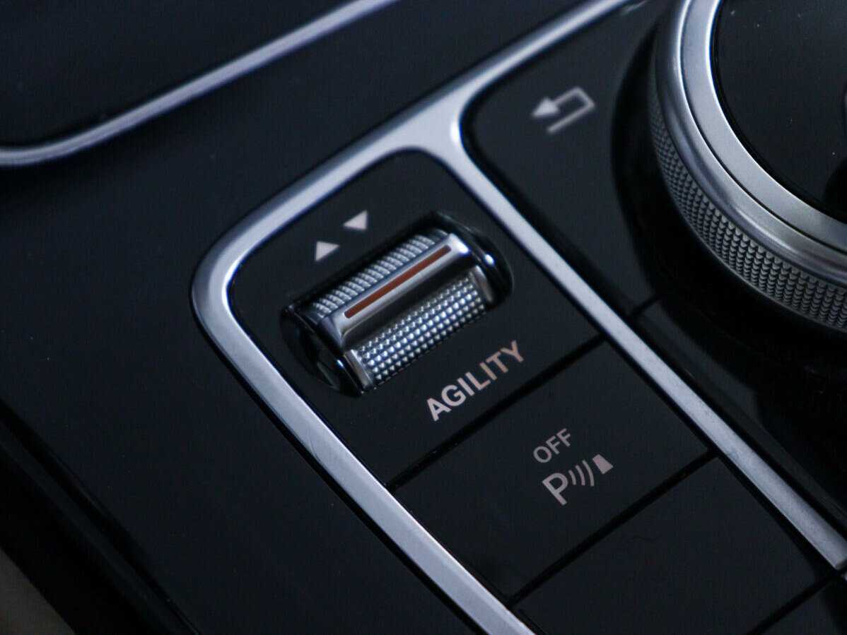 Б/У Мерседес-Бенц Ц-Класс 2015 года. Фото: #18