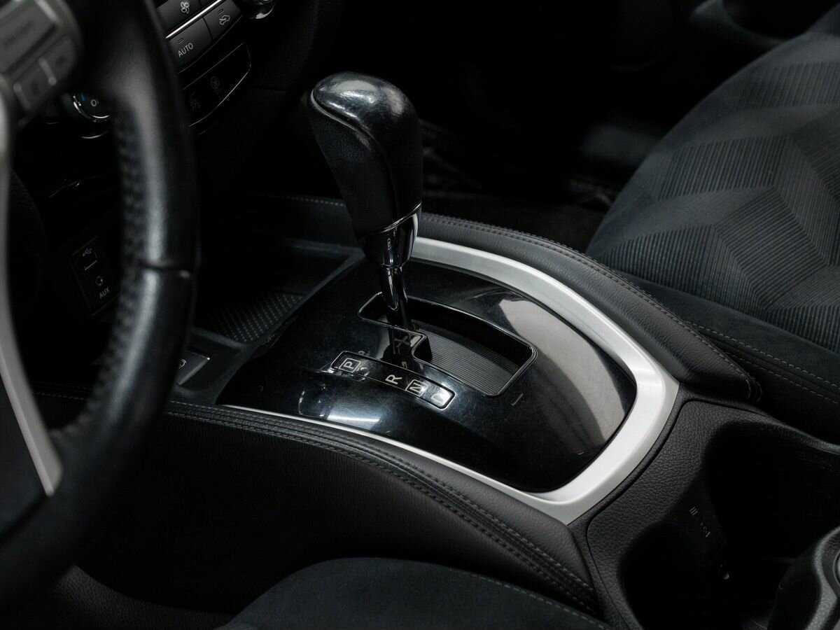 Б/У Ниссан Икс-Трейл 2015 года. Фото: #16