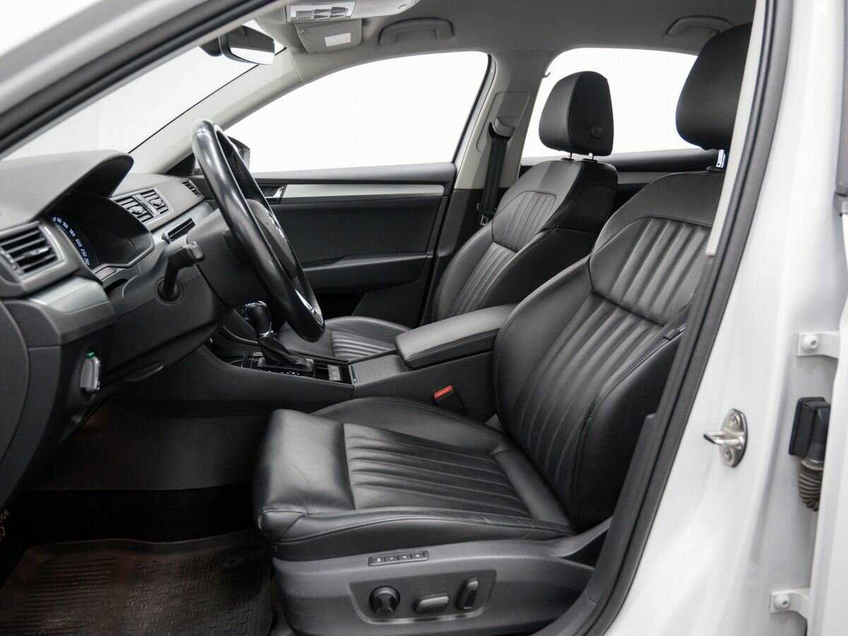 Б/У Шкода Суперб 2018 года. Фото: #14