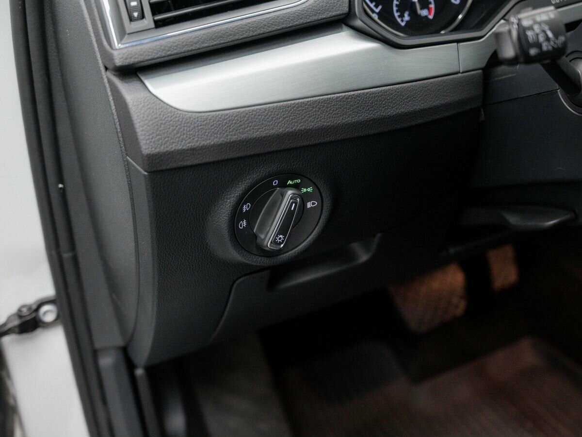 Б/У Шкода Суперб 2018 года. Фото: #18