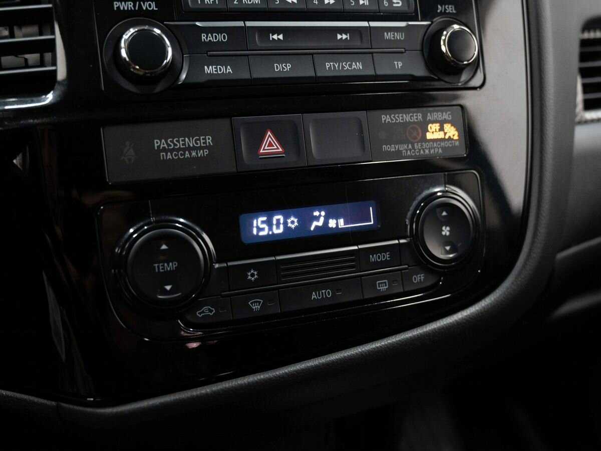 Б/У Митсубиши Оутлэндер 2018 года. Фото: #16