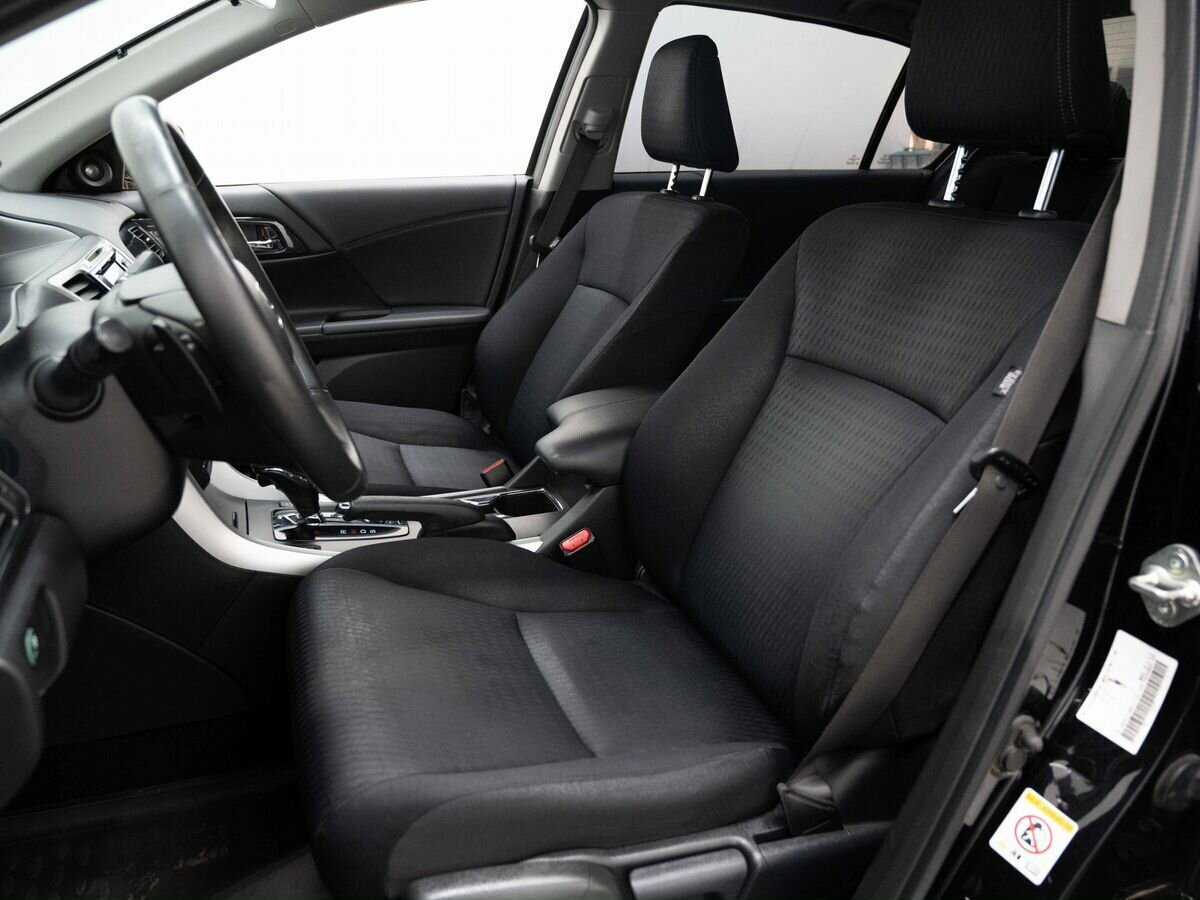 Б/У Хонда Аккорд 2013 года. Фото: #7