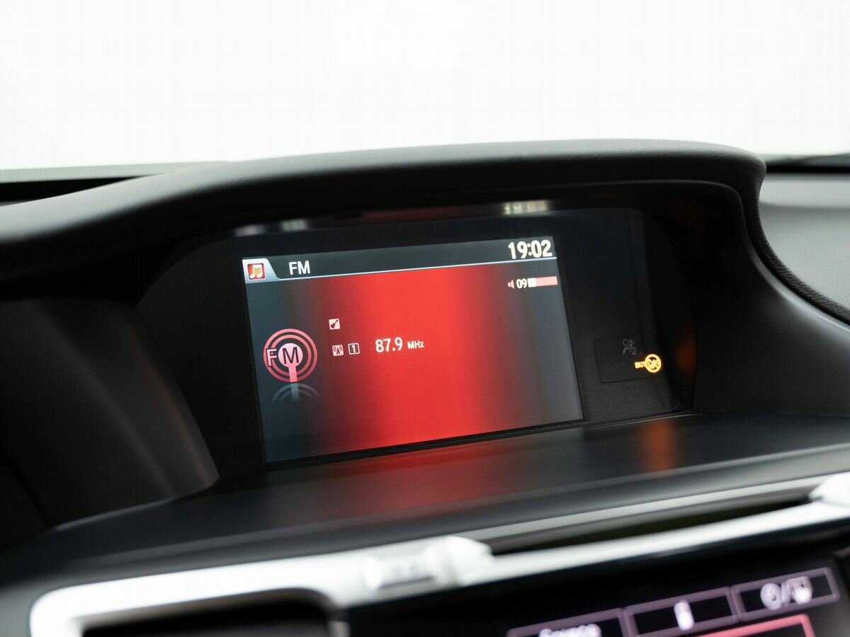 Б/У Хонда Аккорд 2013 года. Фото: #17