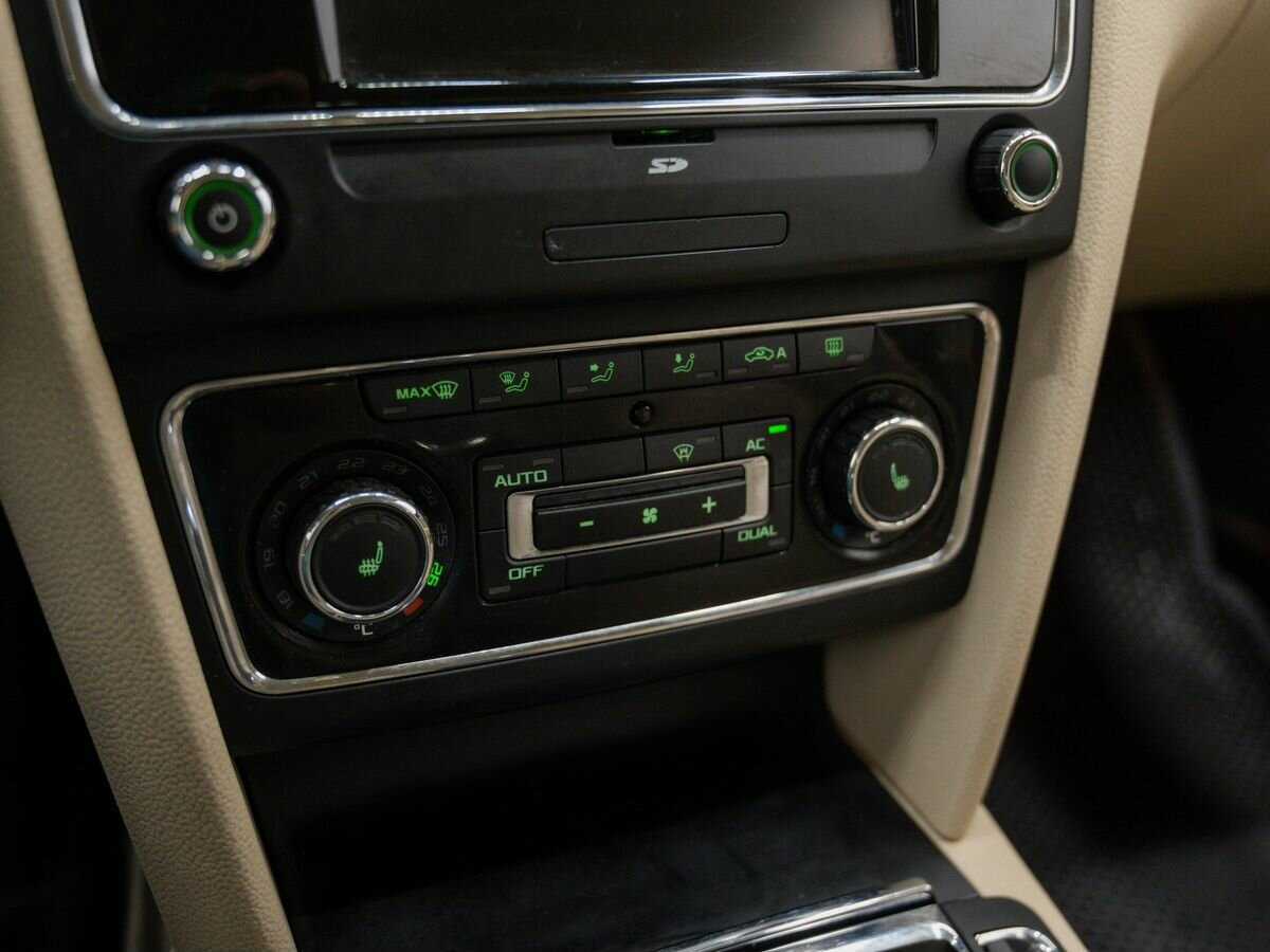 Б/У Шкода Суперб 2012 года. Фото: #18