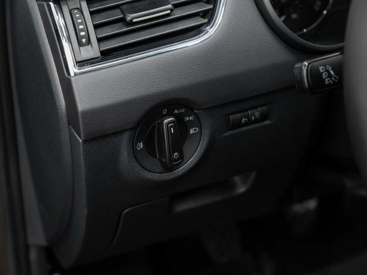 Б/У Шкода Октавия 2013 года. Фото: #15