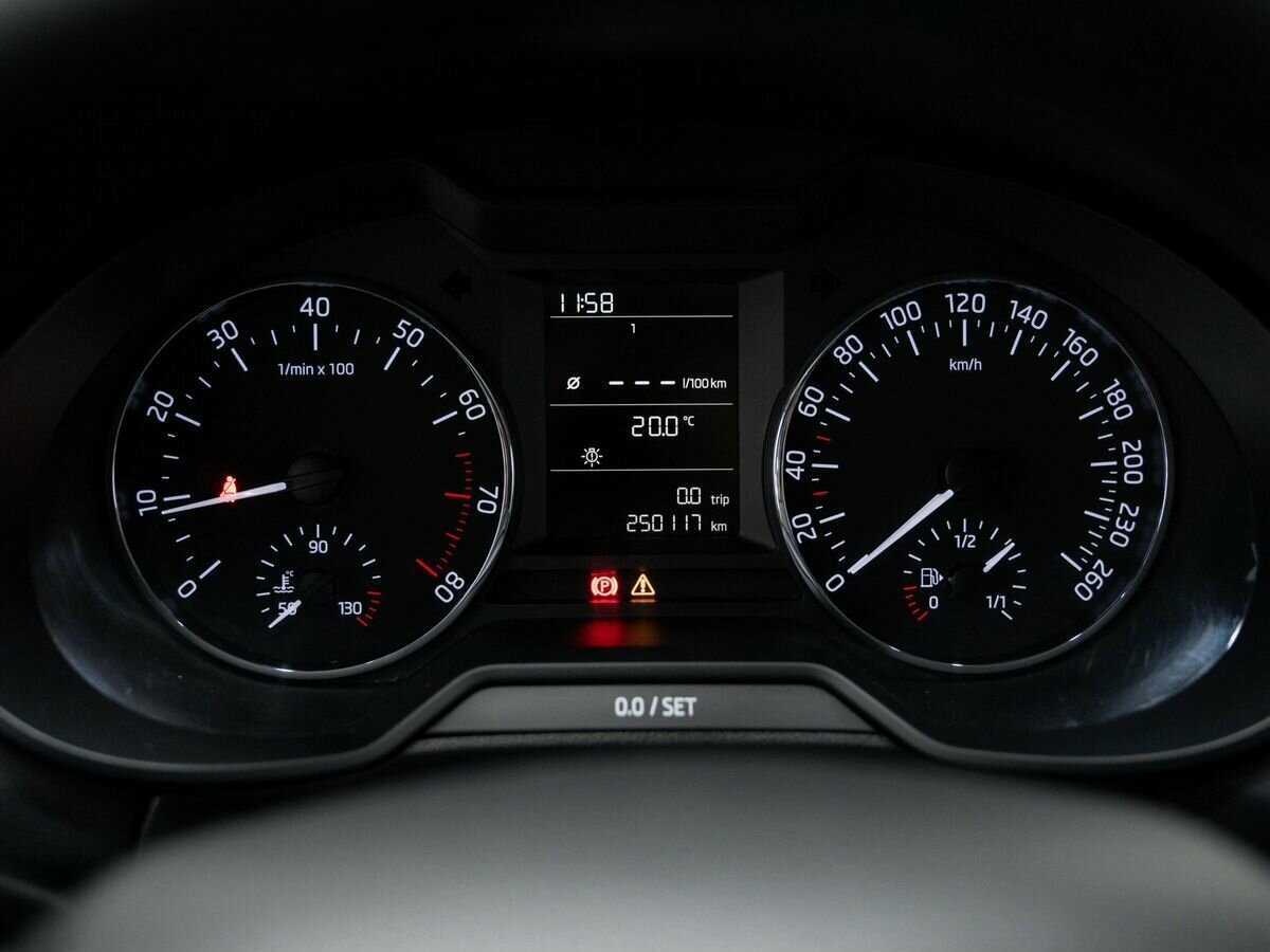 Б/У Шкода Октавия 2013 года. Фото: #19