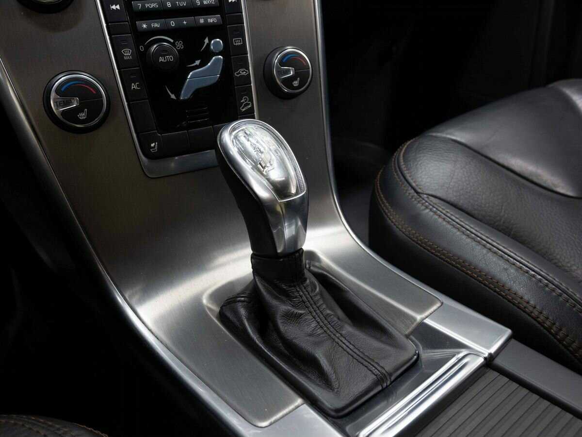 Б/У Вольво ИксЦ60 2013 года. Фото: #20