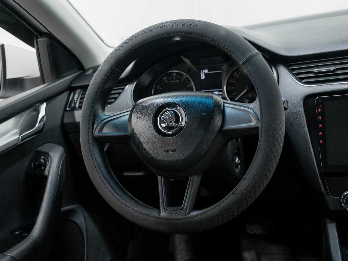 Б/У Шкода Октавия 2017 года. Фото: #10