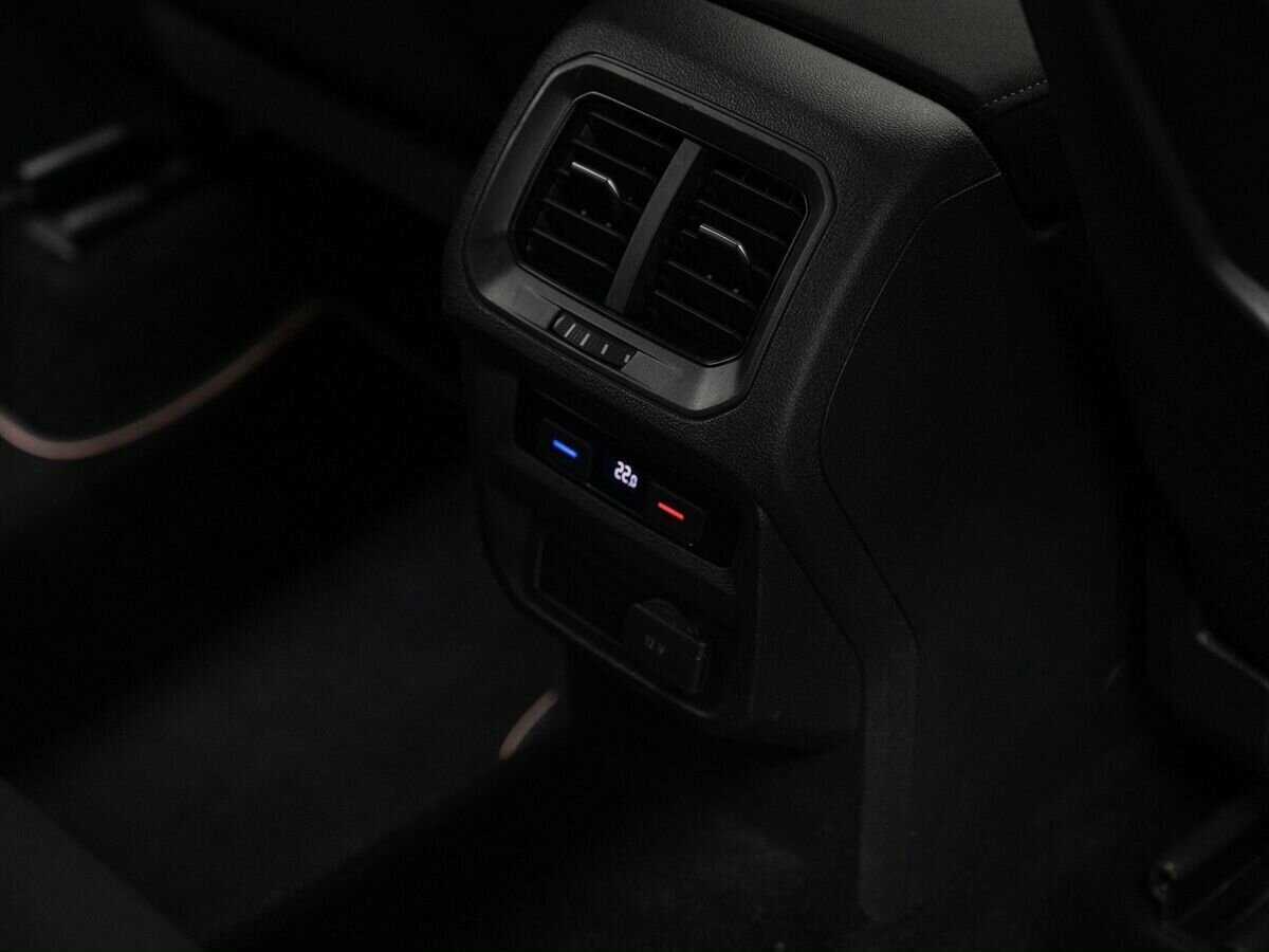 Б/У Фольксваген Тигуан 2018 года. Фото: #9