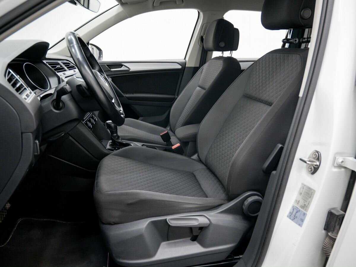 Б/У Фольксваген Тигуан 2018 года. Фото: #16