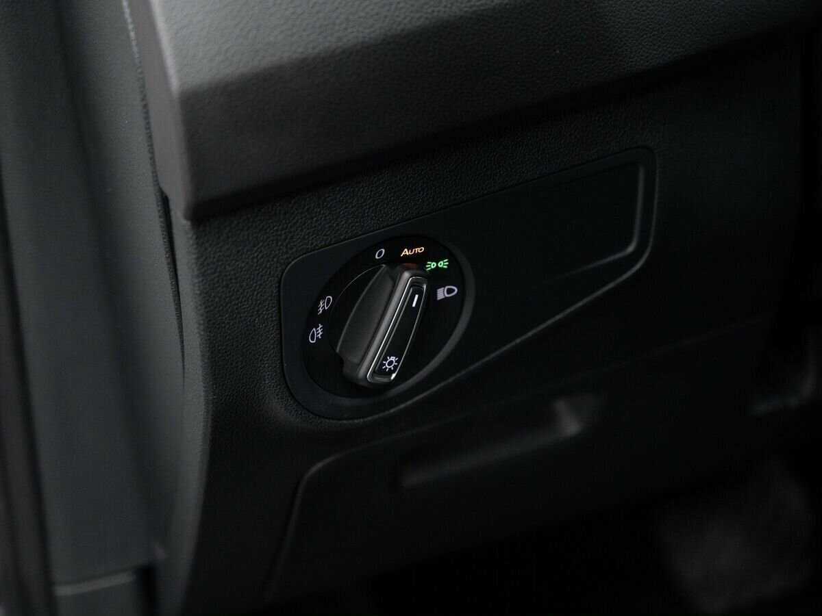 Б/У Фольксваген Тигуан 2018 года. Фото: #18