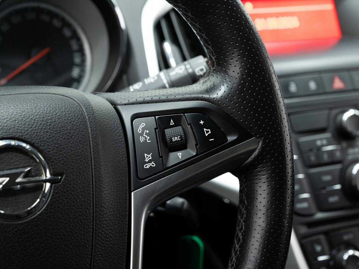 Б/У Опель Астра 2013 года. Фото: #13