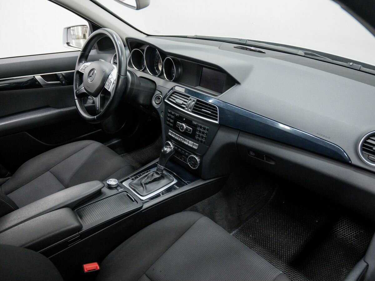 Б/У Мерседес-Бенц Ц-Класс 2012 года. Фото: #6