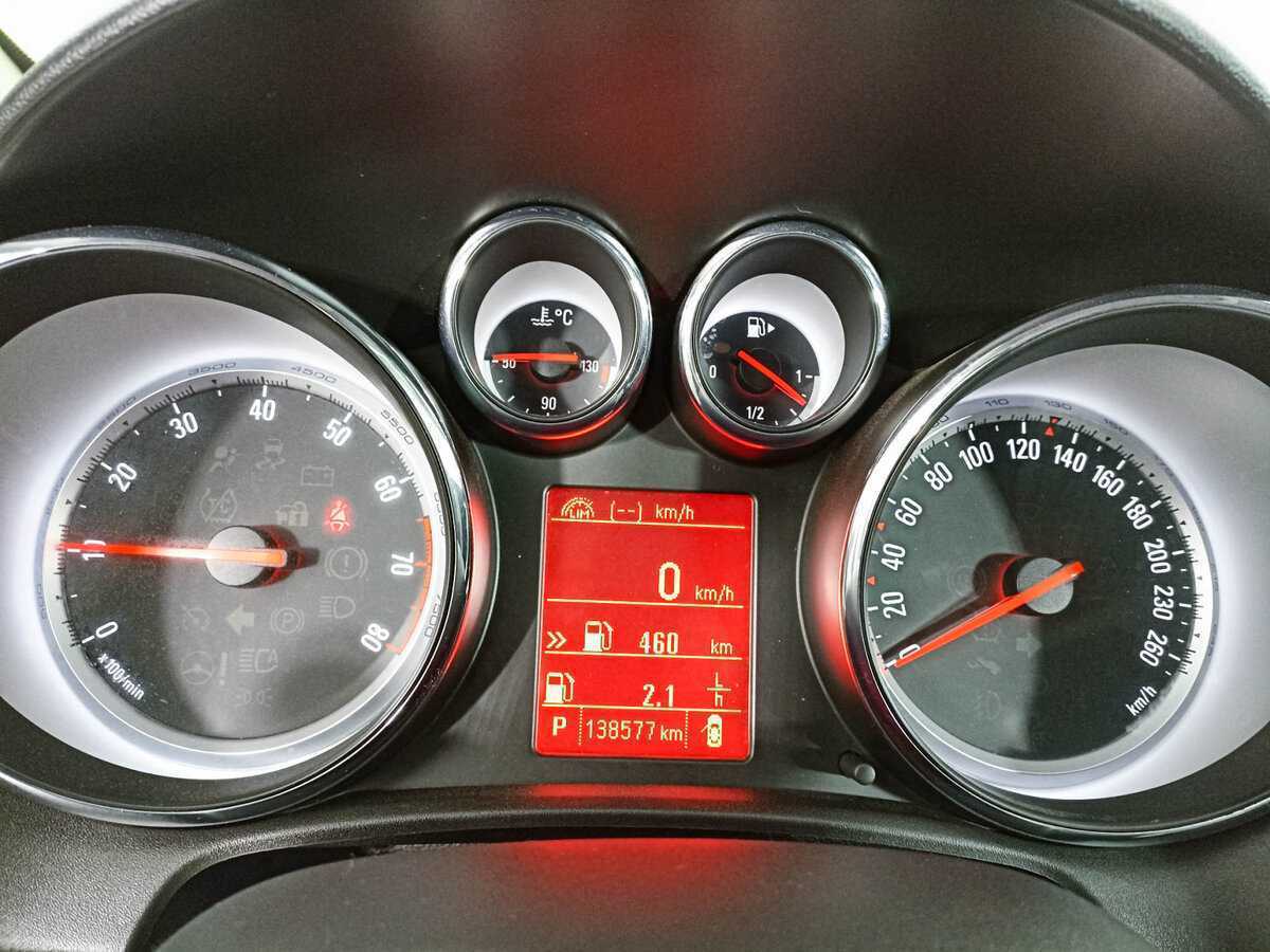 Б/У Опель Астра 2014 года. Фото: #10