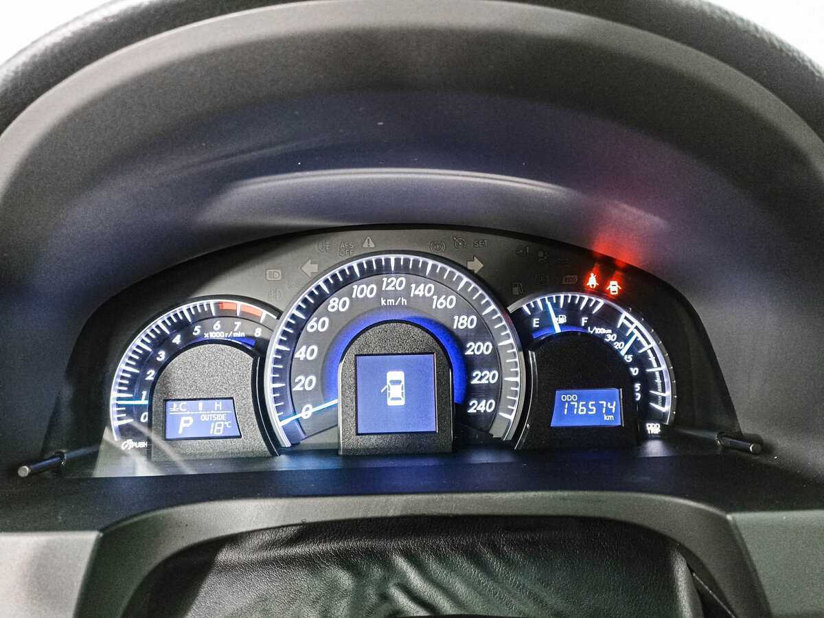 Б/У Тойота Камри 2012 года. Фото: #10