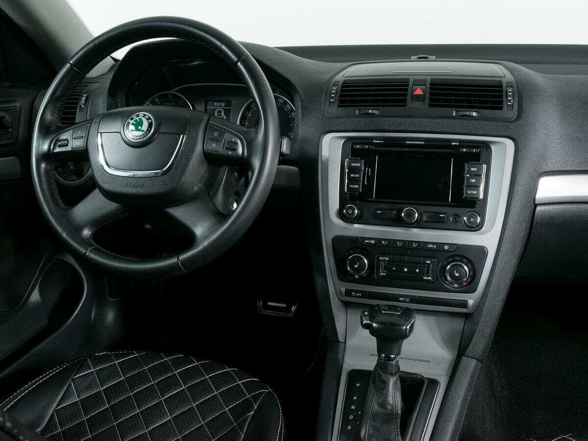 Б/У Шкода Октавия 2013 года. Фото: #10