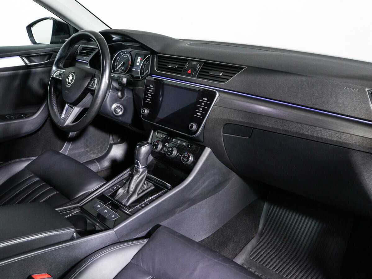 Б/У Шкода Суперб 2019 года. Фото: #8