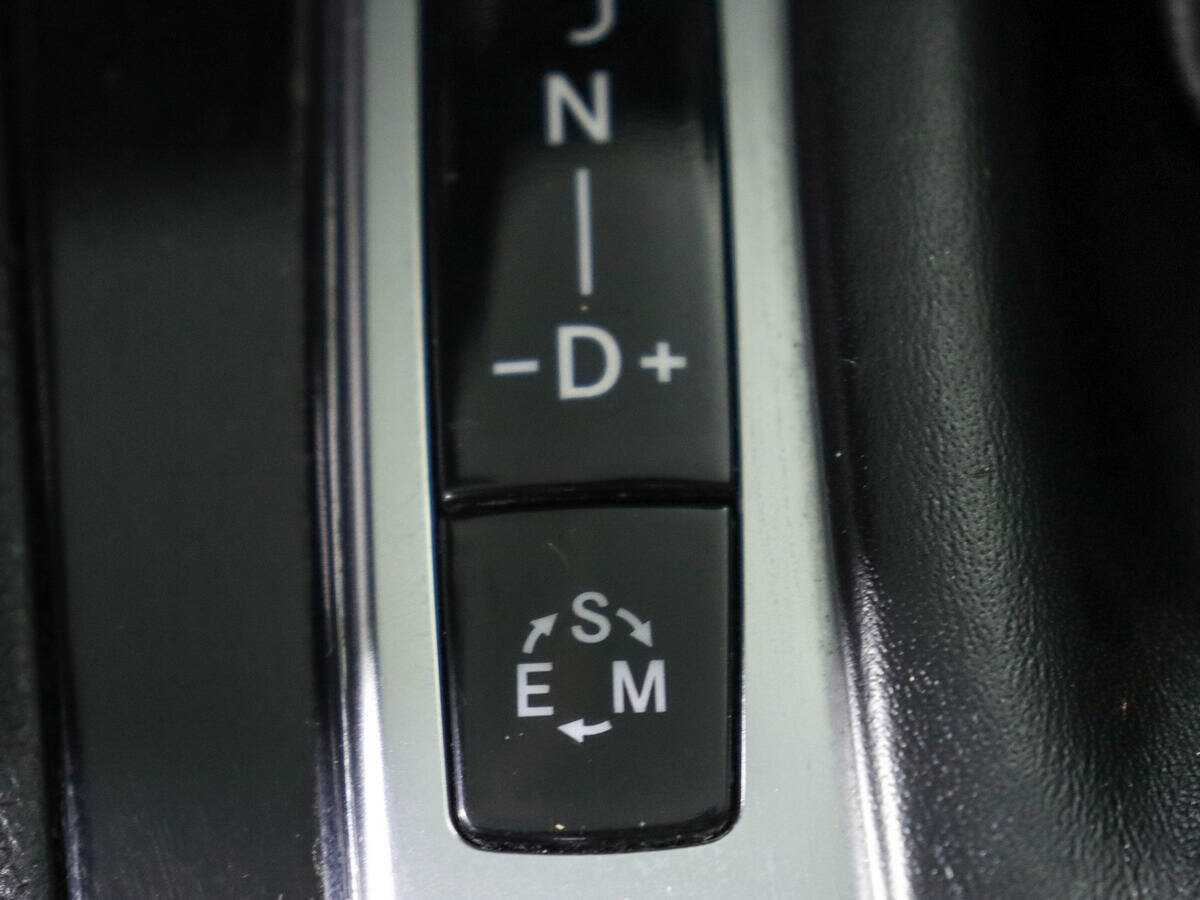 Б/У Мерседес-Бенц Ц-Класс 2012 года. Фото: #12