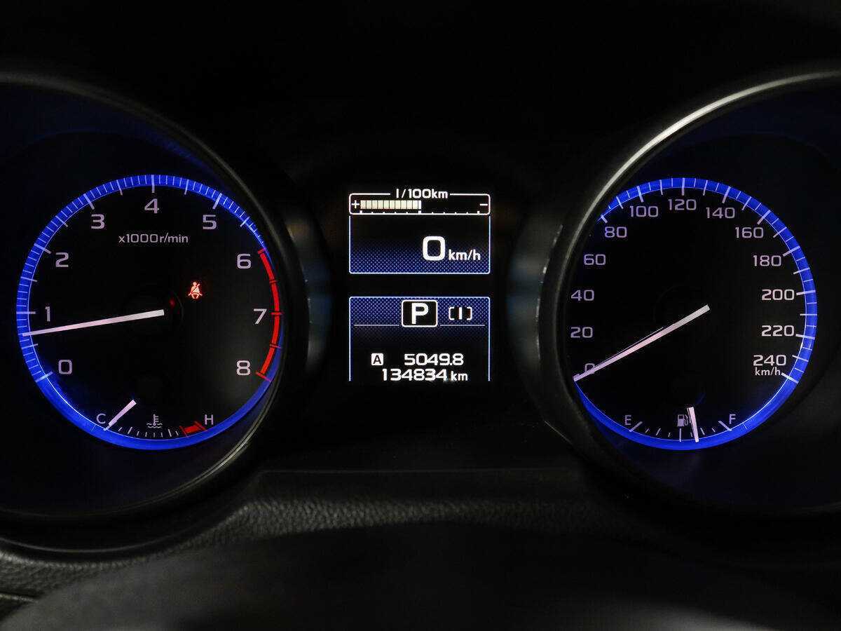 Б/У Субару Аутбэк 2015 года. Фото: #8