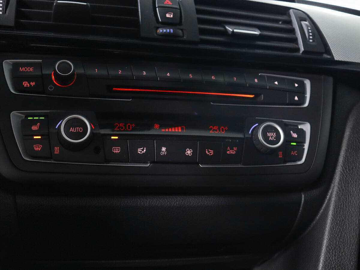 Б/У БМВ 3 серии 2015 года. Фото: #17