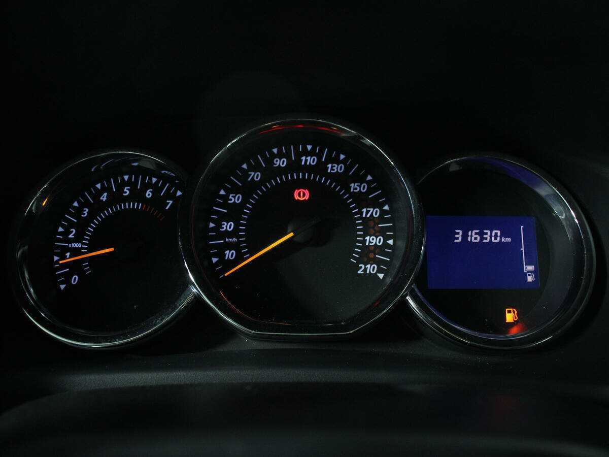 Б/У Рено Сандеро 2017 года. Фото: #8