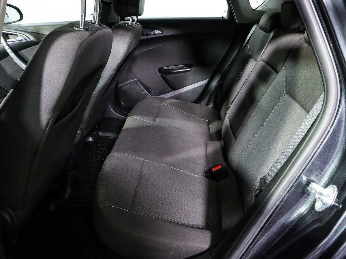 Б/У Опель Астра 2012 года. Фото: #7