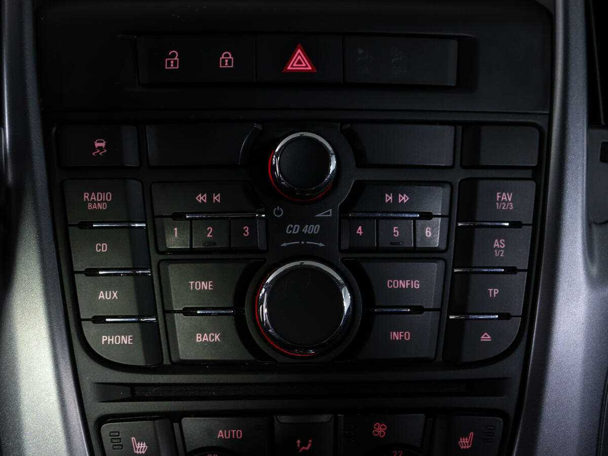 Б/У Опель Астра 2012 года. Фото: #17