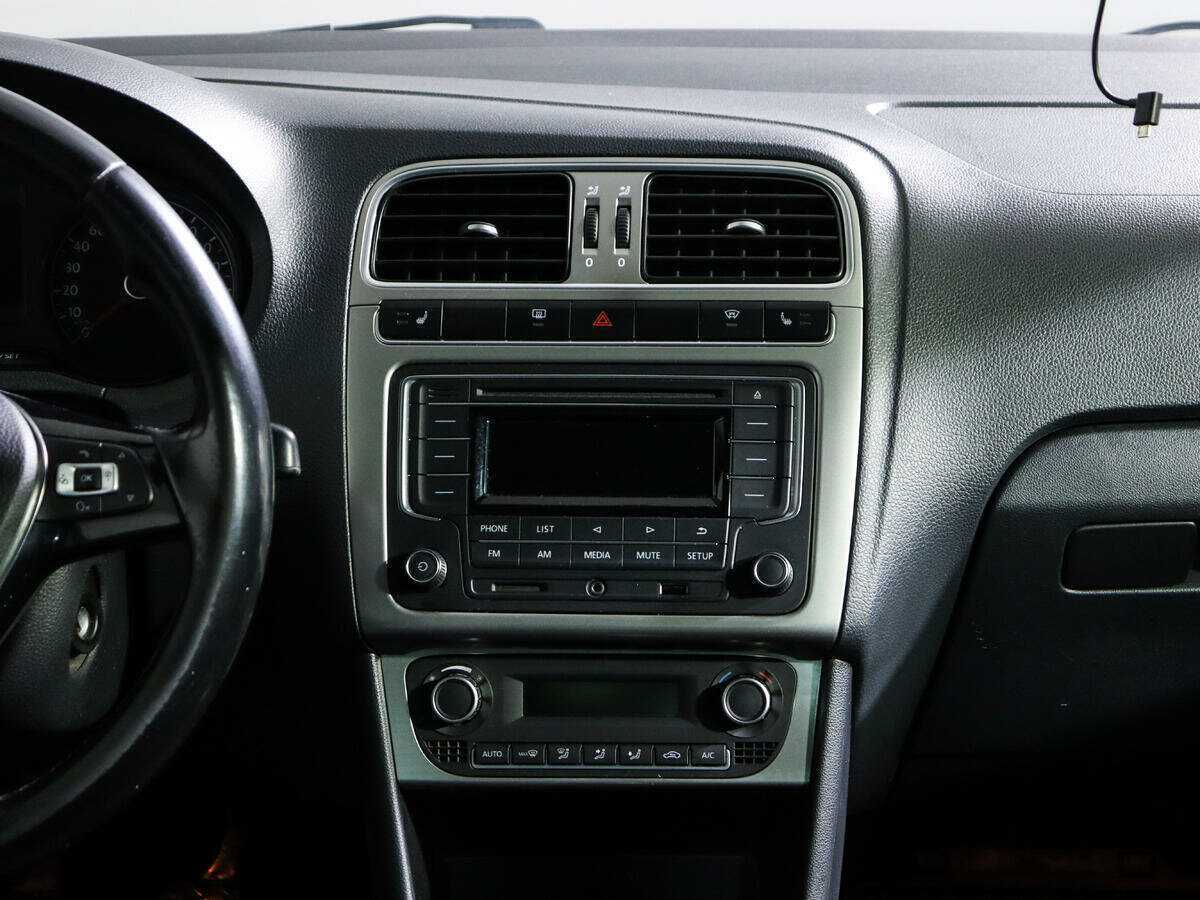 Б/У Фольксваген Поло 2017 года. Фото: #10