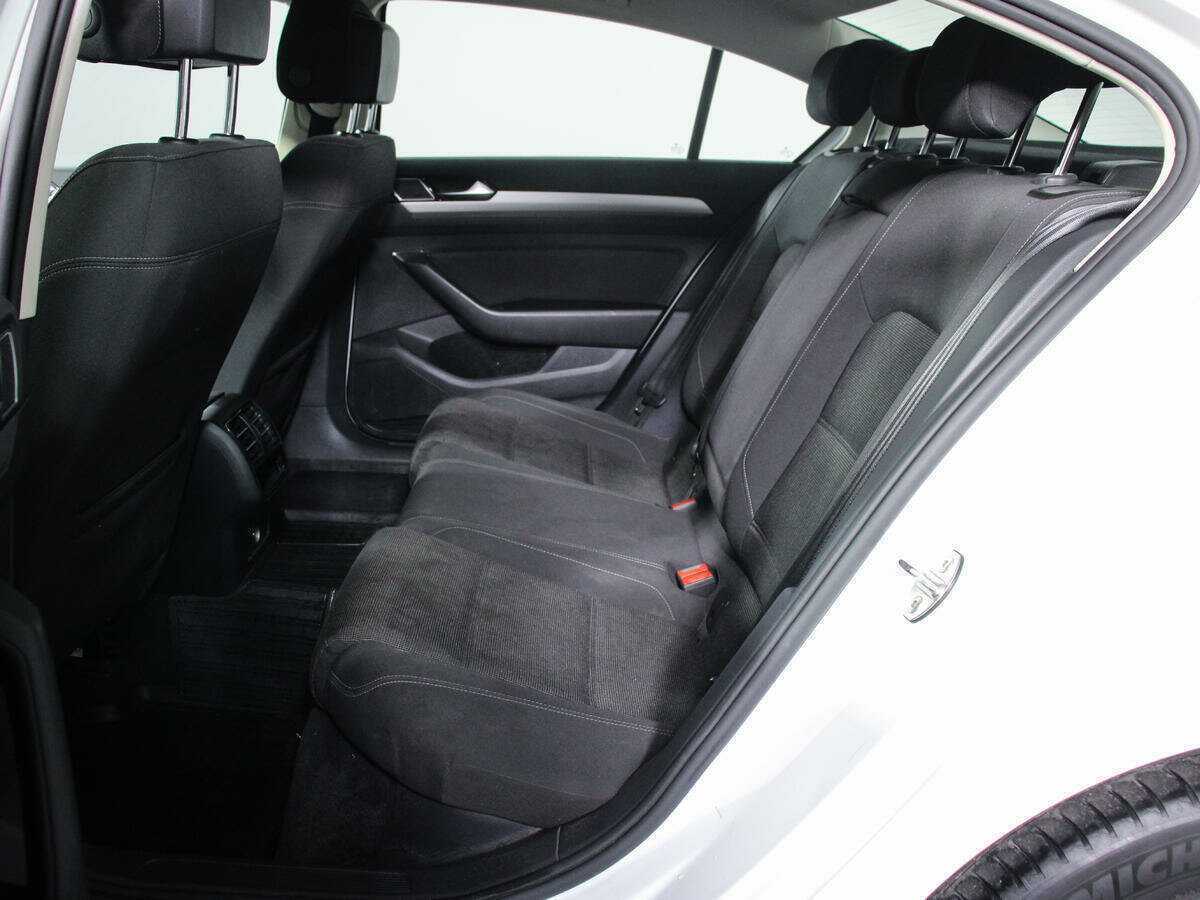 Б/У Фольксваген Пассат 2018 года. Фото: #9