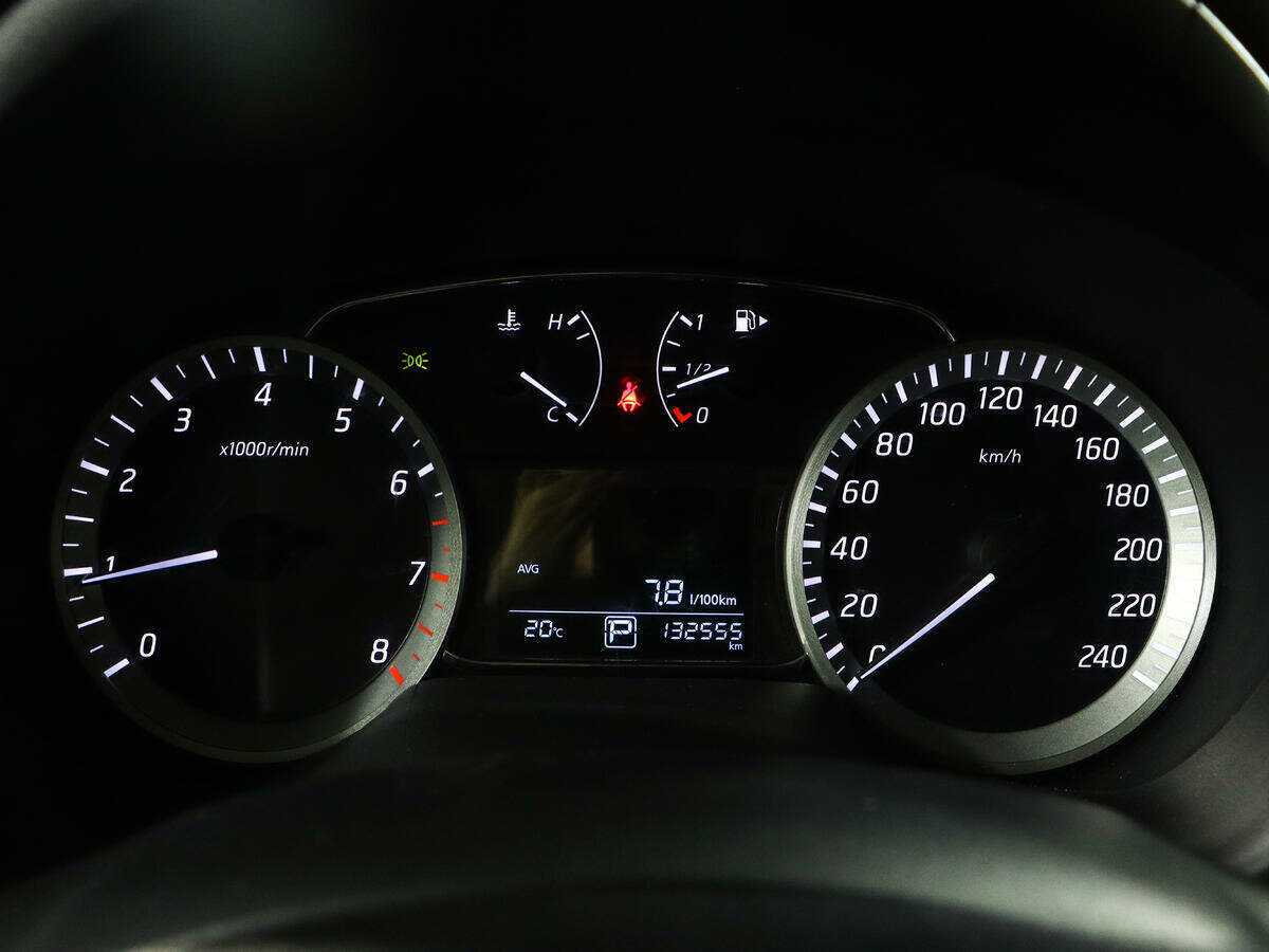 Б/У Ниссан Сентра 2015 года. Фото: #10