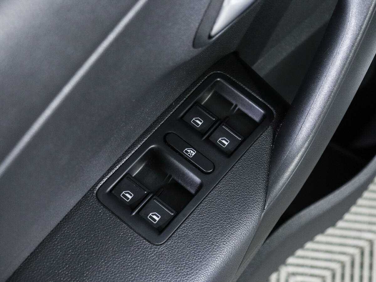 Б/У Фольксваген Поло 2018 года. Фото: #16