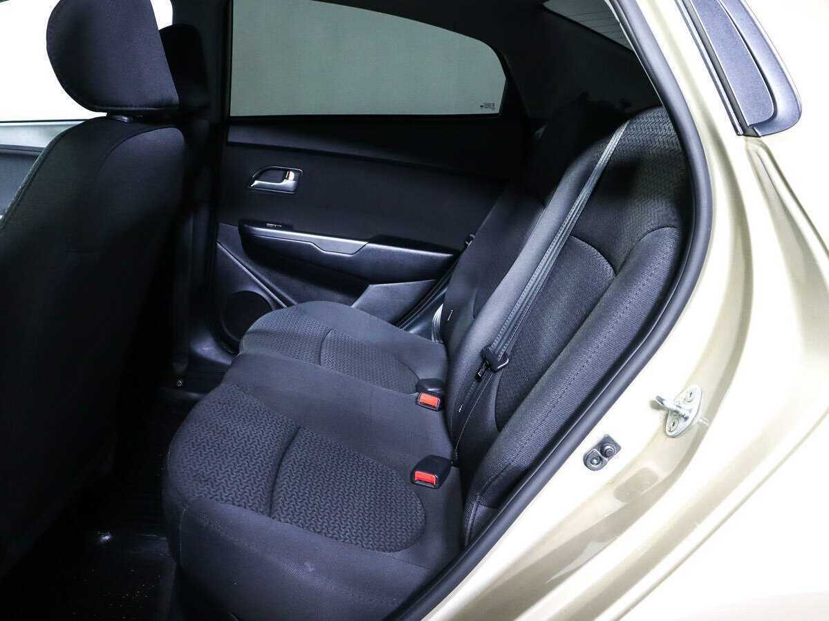 Б/У Киа Рио 2015 года. Фото: #9