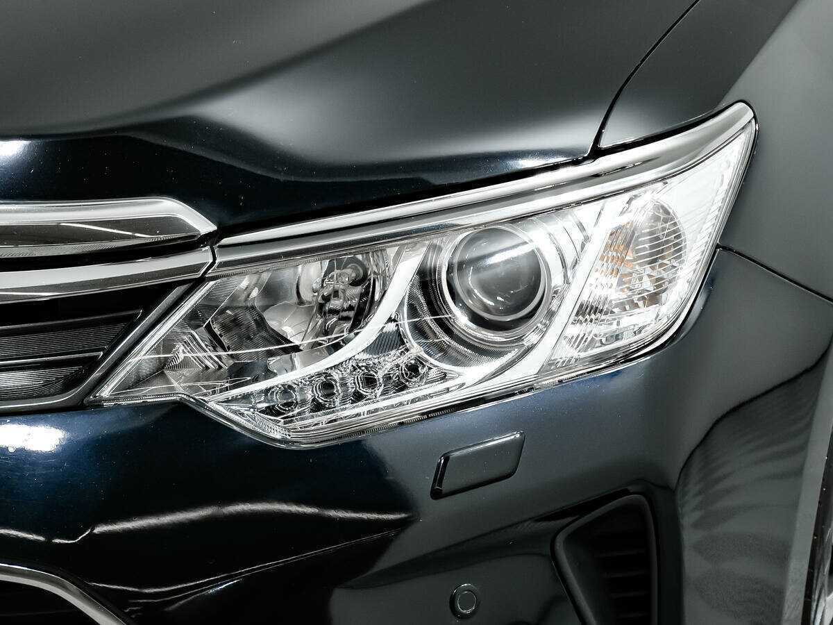 Б/У Тойота Камри 2016 года. Фото: #12