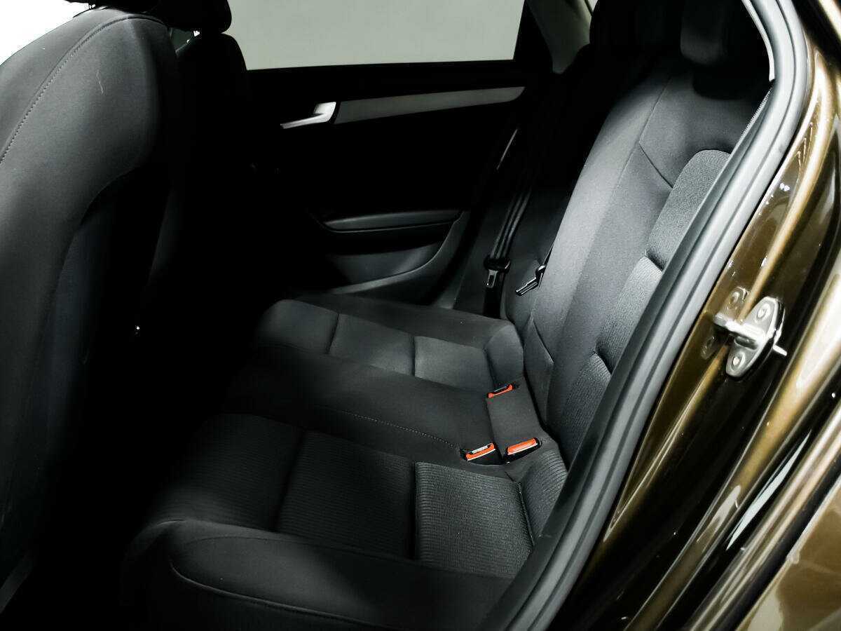 Б/У Ауди А4 2013 года. Фото: #9