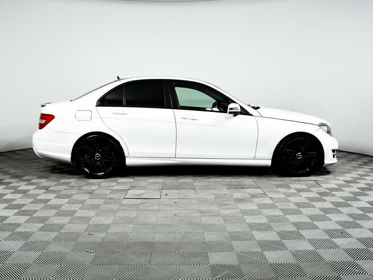 Б/У Мерседес-Бенц Ц-Класс 2013 года. Фото: #3