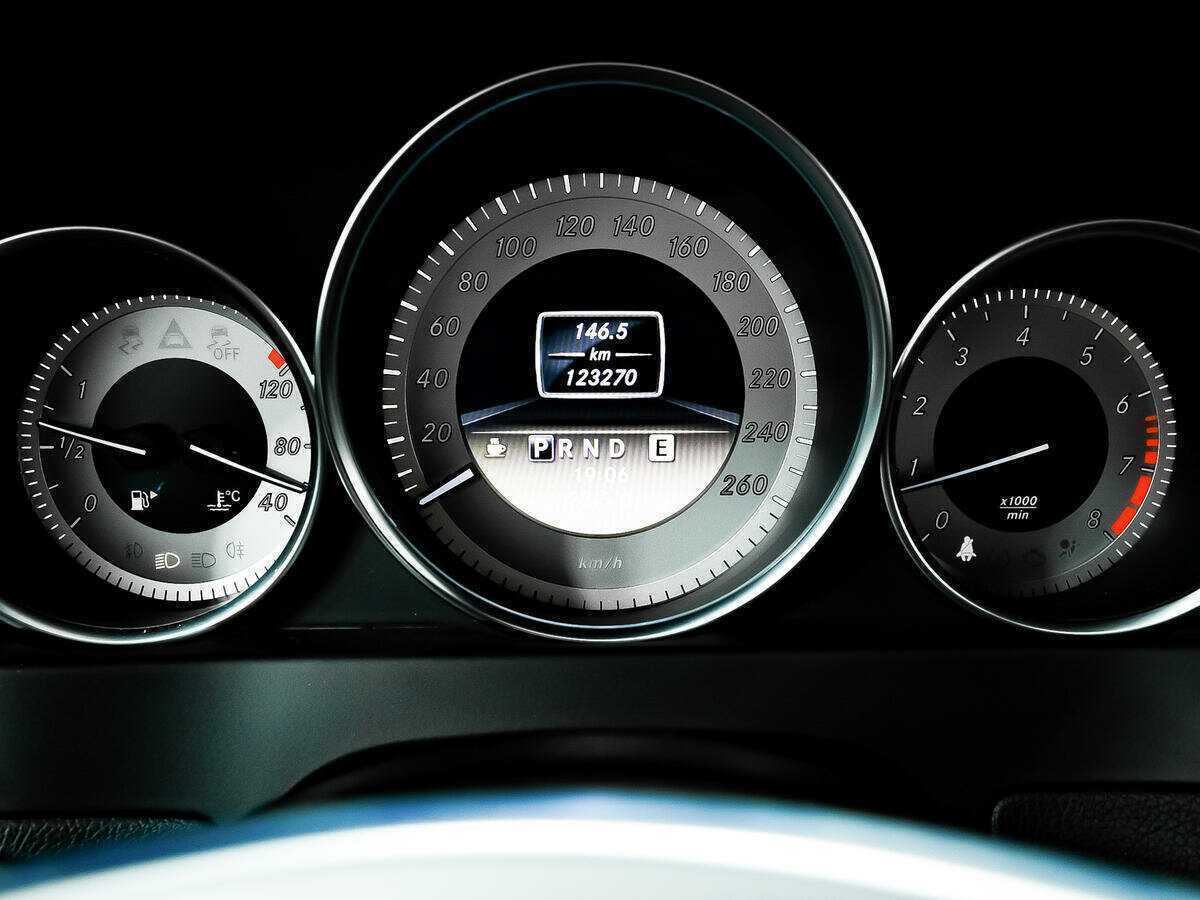 Б/У Мерседес-Бенц Ц-Класс 2012 года. Фото: #9